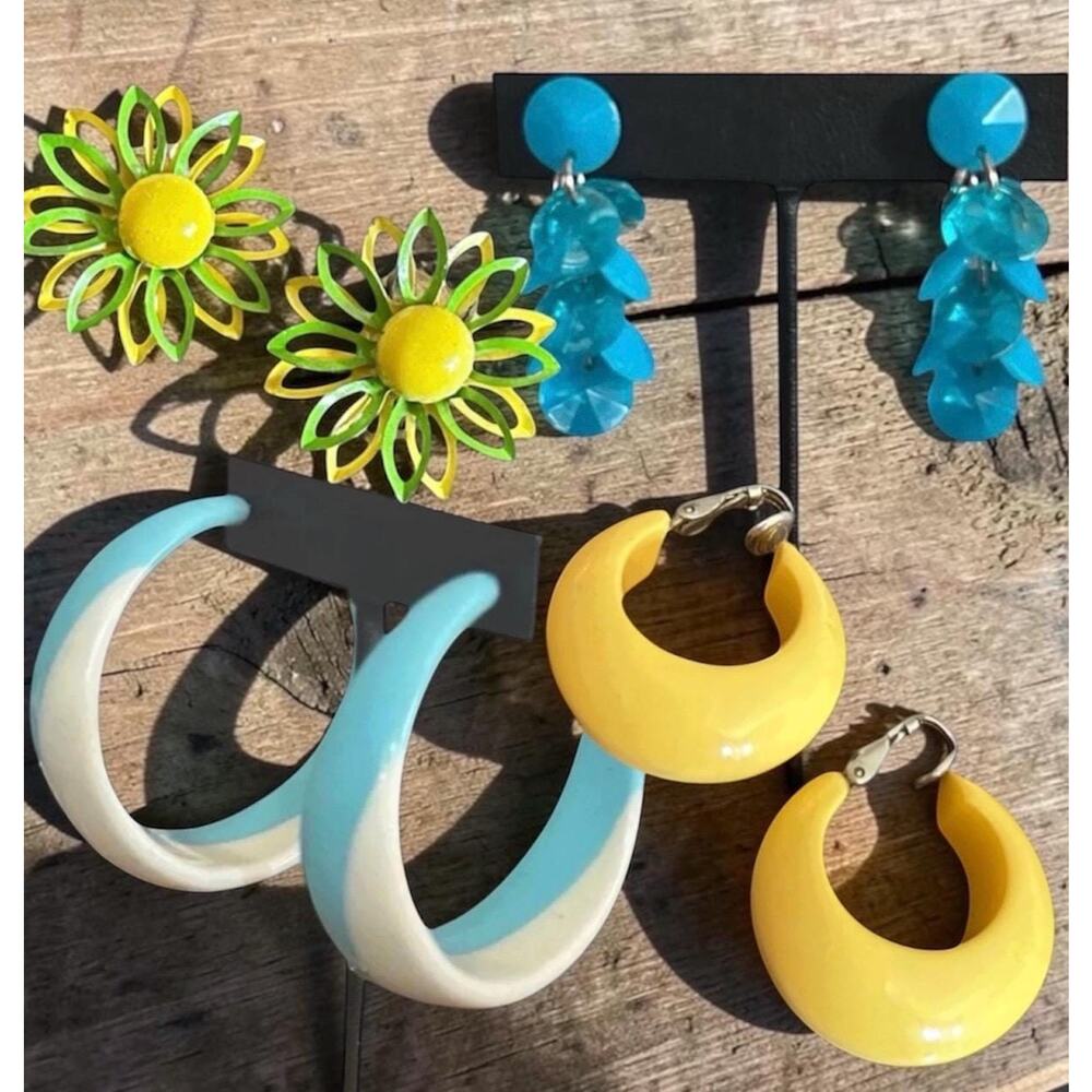 Lot of 4 Pairs of Vintage Bright Mod Pop Color Earrings.